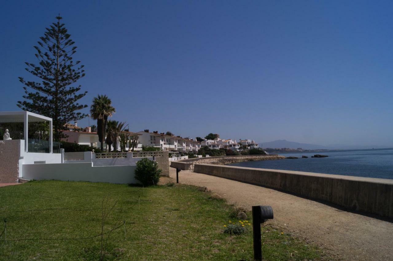 Villa Beach-Front Bahia Dorada Estepona Exterior foto